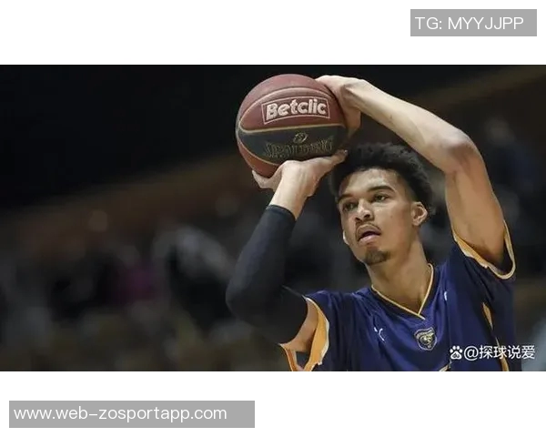 博班自曝身高2米24却仍需仰望文班亚马名记透露其身高接近2米31